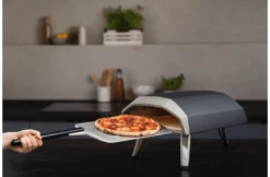 Ooni Geperforeerde Pizzaschep - Perforated Pizza Peel 12inch -Napoleon Verkoopwinkel ooni geperforeerde pizzaschep perforated pizza pee 1